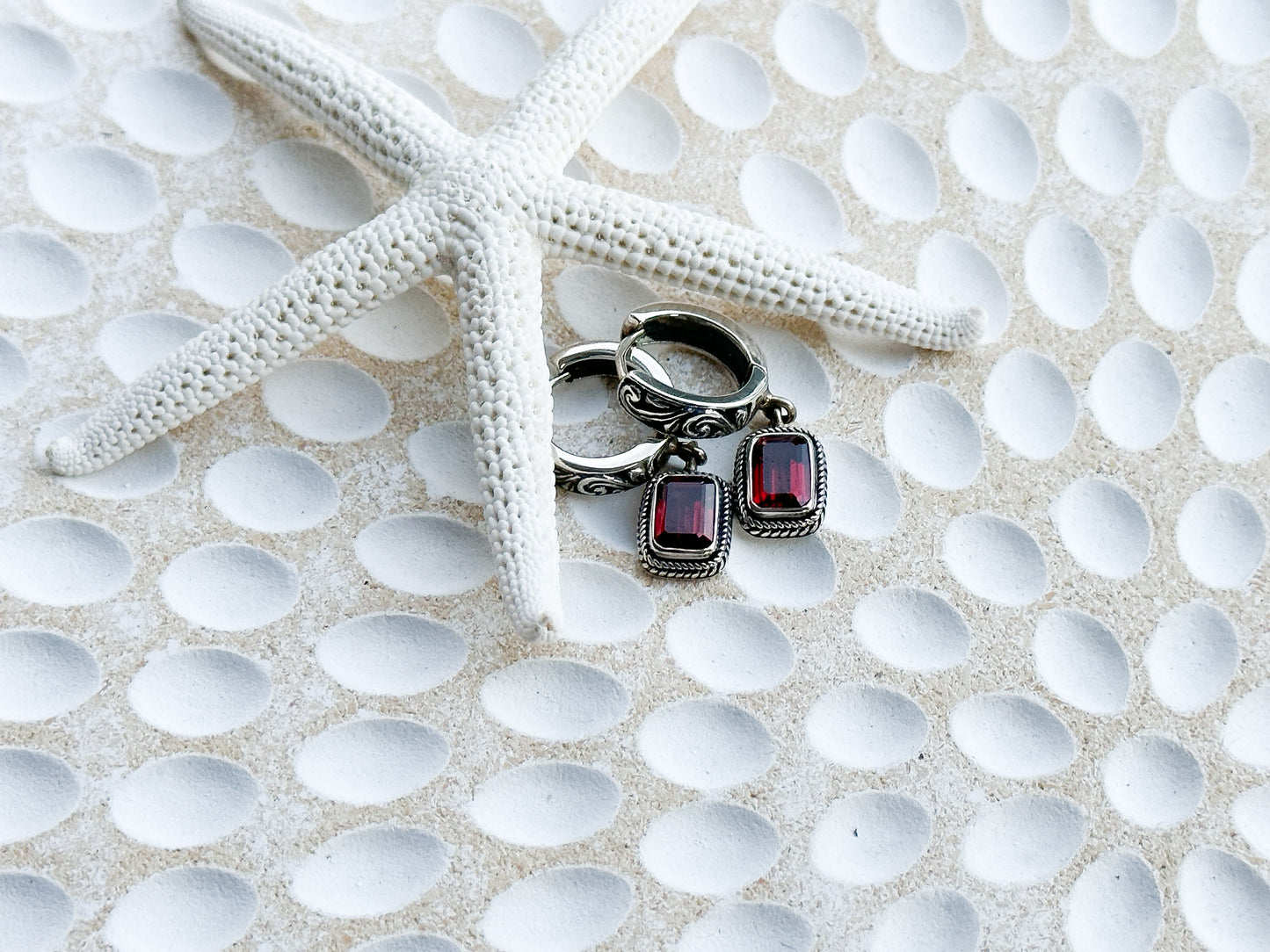 Sterling Silver & Garnet Angseri Earrings